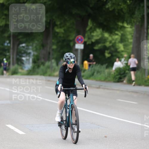 15.06.2025 - 7 Türme Triathlon Yannick Fuchs http://msf.ph/oto/7966315 15.06.2025 14:02:48 Radfahren 824 meine-sportfotos.de