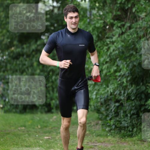15.06.2025 - 7 Türme Triathlon Michael Strokosch http://msf.ph/oto/7966321 15.06.2025 12:20:28 Schwimmen 438, 499, 573, 604, 610, 613, 634 meine-sportfotos.de