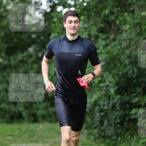 15.06.2025 - 7 Türme Triathlon Michael Strokosch http://msf.ph/oto/7966330 15.06.2025 12:20:29 Schwimmen 438, 499, 573, 604, 610, 613, 634 meine-sportfotos.de