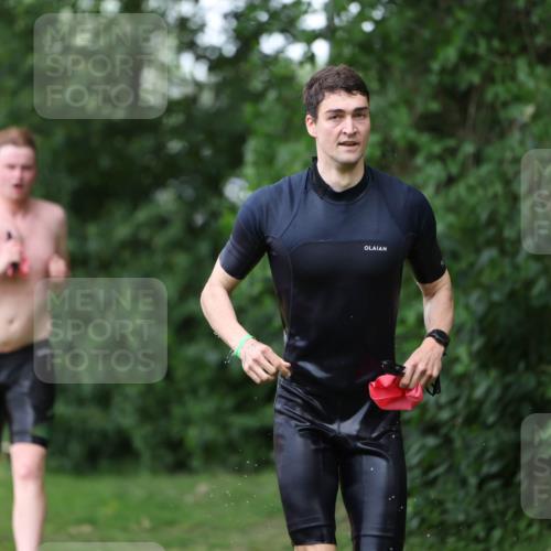 15.06.2025 - 7 Türme Triathlon Michael Strokosch http://msf.ph/oto/7966332 15.06.2025 12:20:29 Schwimmen 438, 499, 573, 604, 610, 613, 634 meine-sportfotos.de