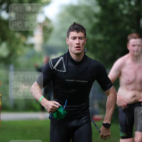 15.06.2025 - 7 Türme Triathlon Michael Strokosch http://msf.ph/oto/7966336 15.06.2025 12:20:30 Schwimmen 385, 438, 499, 573, 604, 610, 613, 634 meine-sportfotos.de