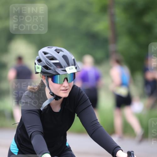 15.06.2025 - 7 Türme Triathlon Yannick Fuchs http://msf.ph/oto/7966342 15.06.2025 14:02:50 Radfahren 824 meine-sportfotos.de