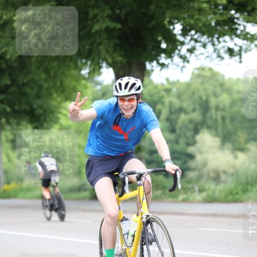 15.06.2025 - 7 Türme Triathlon Yannick Fuchs http://msf.ph/oto/7966349 15.06.2025 11:17:19 Radfahren 230 meine-sportfotos.de