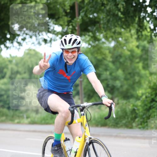 15.06.2025 - 7 Türme Triathlon Yannick Fuchs http://msf.ph/oto/7966354 15.06.2025 11:17:19 Radfahren 230 meine-sportfotos.de