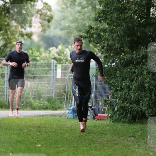 15.06.2025 - 7 Türme Triathlon Michael Strokosch http://msf.ph/oto/7966374 15.06.2025 12:20:32 Schwimmen 385, 438, 499, 573, 604, 610, 613, 634 meine-sportfotos.de