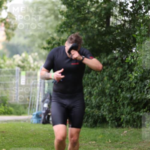 15.06.2025 - 7 Türme Triathlon Michael Strokosch http://msf.ph/oto/7966463 15.06.2025 12:20:38 Schwimmen 385, 438, 499, 557, 573, 610, 613, 634 meine-sportfotos.de