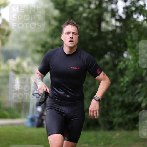 15.06.2025 - 7 Türme Triathlon Michael Strokosch http://msf.ph/oto/7966481 15.06.2025 12:20:38 Schwimmen 385, 438, 499, 557, 573, 610, 613, 634 meine-sportfotos.de