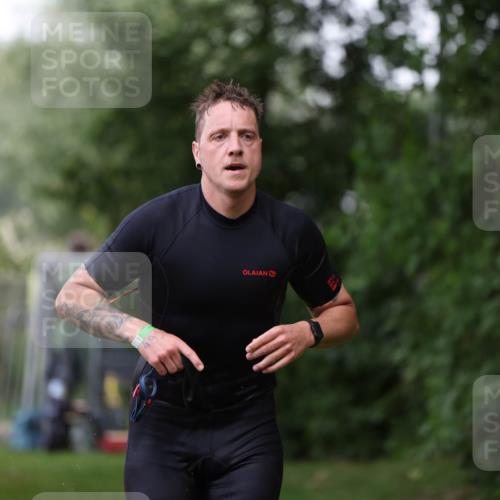 15.06.2025 - 7 Türme Triathlon Michael Strokosch http://msf.ph/oto/7966488 15.06.2025 12:20:39 Schwimmen 385, 499, 557, 573, 610, 613, 634 meine-sportfotos.de