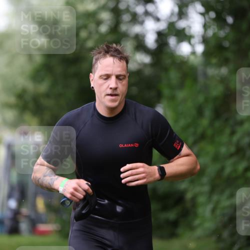 15.06.2025 - 7 Türme Triathlon Michael Strokosch http://msf.ph/oto/7966497 15.06.2025 12:20:39 Schwimmen 385, 499, 557, 573, 610, 613, 634 meine-sportfotos.de