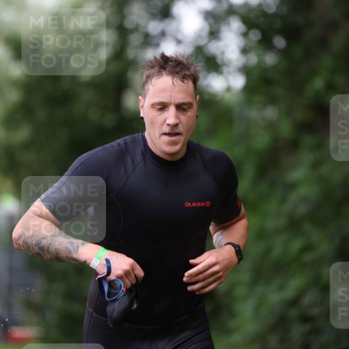 15.06.2025 - 7 Türme Triathlon Michael Strokosch http://msf.ph/oto/7966498 15.06.2025 12:20:39 Schwimmen 385, 499, 557, 573, 610, 613, 634 meine-sportfotos.de