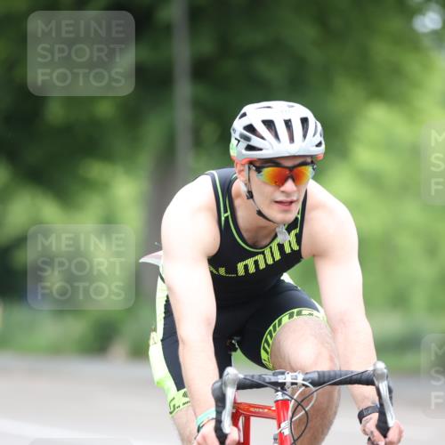 15.06.2025 - 7 Türme Triathlon Yannick Fuchs http://msf.ph/oto/7966500 15.06.2025 11:17:34 Radfahren 235, 271, 291 meine-sportfotos.de