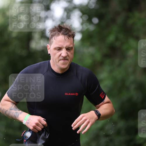 15.06.2025 - 7 Türme Triathlon Michael Strokosch http://msf.ph/oto/7966502 15.06.2025 12:20:40 Schwimmen 385, 499, 557, 573, 610, 613, 634 meine-sportfotos.de