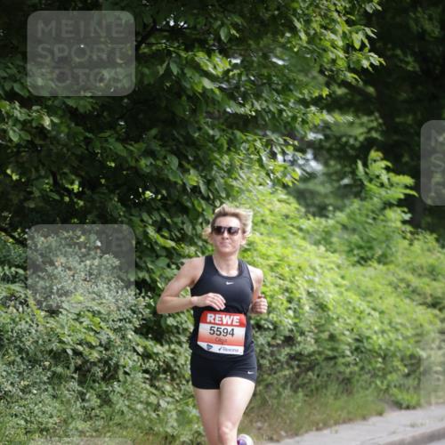 15.06.2025 - REWE Women's Run Jannik Wohlers http://msf.ph/oto/7966545 15.06.2025 10:01:44 Laufen 5594 meine-sportfotos.de
