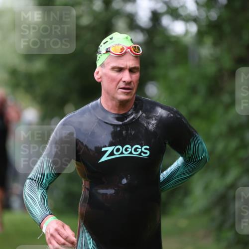15.06.2025 - 7 Türme Triathlon Michael Strokosch http://msf.ph/oto/7966557 15.06.2025 12:20:50 Schwimmen 385, 434, 557, 568, 597, 625 meine-sportfotos.de