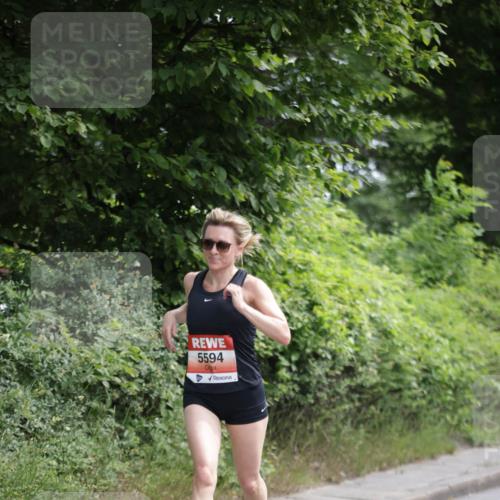15.06.2025 - REWE Women's Run Jannik Wohlers http://msf.ph/oto/7966569 15.06.2025 10:01:44 Laufen 5594 meine-sportfotos.de