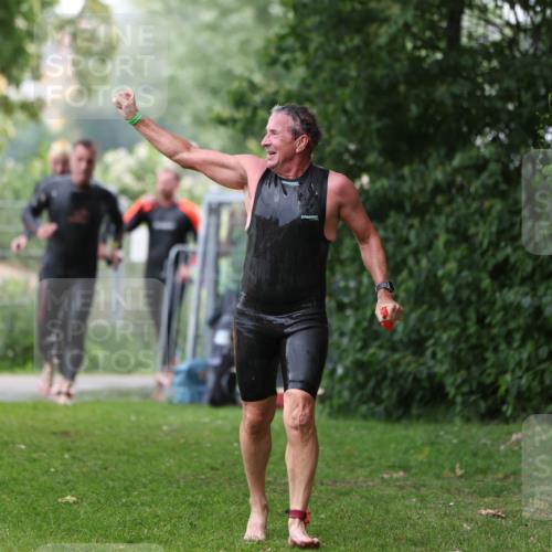 15.06.2025 - 7 Türme Triathlon Michael Strokosch http://msf.ph/oto/7966577 15.06.2025 12:20:52 Schwimmen 385, 434, 557, 568, 597, 625 meine-sportfotos.de