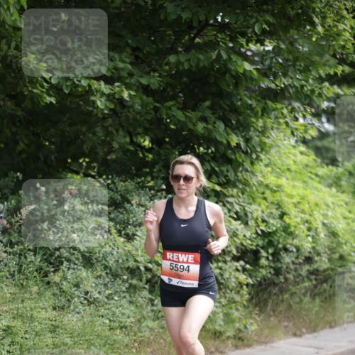 15.06.2025 - REWE Women's Run Jannik Wohlers http://msf.ph/oto/7966590 15.06.2025 10:01:44 Laufen 5594 meine-sportfotos.de
