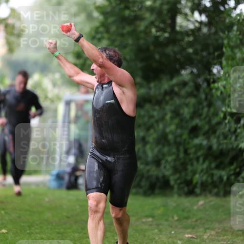 15.06.2025 - 7 Türme Triathlon Michael Strokosch http://msf.ph/oto/7966598 15.06.2025 12:20:53 Schwimmen 385, 434, 557, 568, 597, 625 meine-sportfotos.de