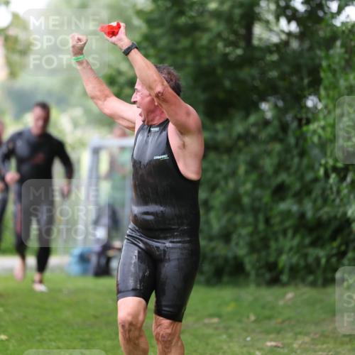 15.06.2025 - 7 Türme Triathlon Michael Strokosch http://msf.ph/oto/7966608 15.06.2025 12:20:53 Schwimmen 385, 434, 557, 568, 597, 625 meine-sportfotos.de