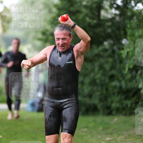 15.06.2025 - 7 Türme Triathlon Michael Strokosch http://msf.ph/oto/7966620 15.06.2025 12:20:54 Schwimmen 385, 434, 557, 568, 597, 625 meine-sportfotos.de