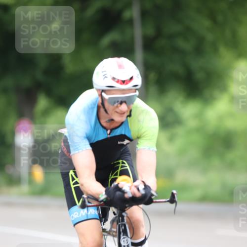 15.06.2025 - 7 Türme Triathlon Yannick Fuchs http://msf.ph/oto/7966621 15.06.2025 11:17:46 Radfahren 252 meine-sportfotos.de