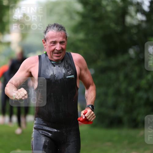 15.06.2025 - 7 Türme Triathlon Michael Strokosch http://msf.ph/oto/7966642 15.06.2025 12:20:55 Schwimmen 385, 434, 557, 568, 592, 597, 625 meine-sportfotos.de