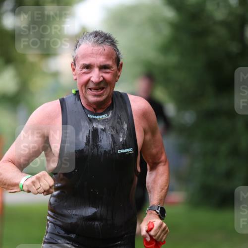 15.06.2025 - 7 Türme Triathlon Michael Strokosch http://msf.ph/oto/7966656 15.06.2025 12:20:55 Schwimmen 385, 434, 557, 568, 592, 597, 625 meine-sportfotos.de