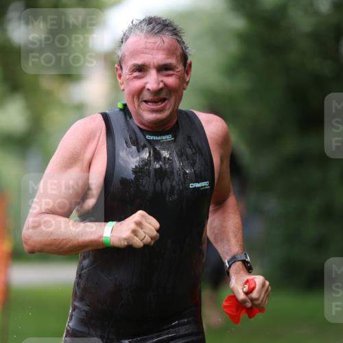 15.06.2025 - 7 Türme Triathlon Michael Strokosch http://msf.ph/oto/7966662 15.06.2025 12:20:56 Schwimmen 385, 434, 557, 568, 592, 597, 625 meine-sportfotos.de