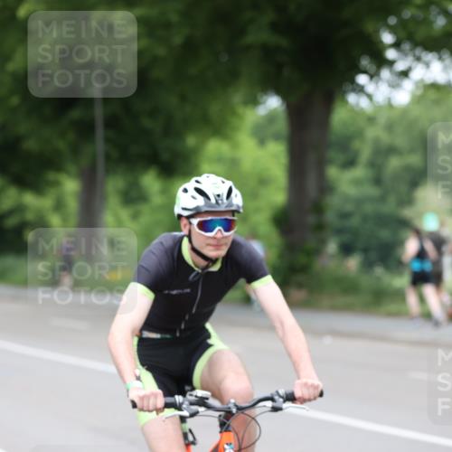 15.06.2025 - 7 Türme Triathlon Yannick Fuchs http://msf.ph/oto/7966664 15.06.2025 14:08:13 Radfahren 1158 meine-sportfotos.de