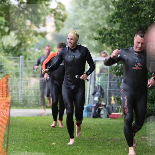 15.06.2025 - 7 Türme Triathlon Michael Strokosch http://msf.ph/oto/7966678 15.06.2025 12:20:57 Schwimmen 385, 434, 557, 568, 592, 597, 625, 674 meine-sportfotos.de
