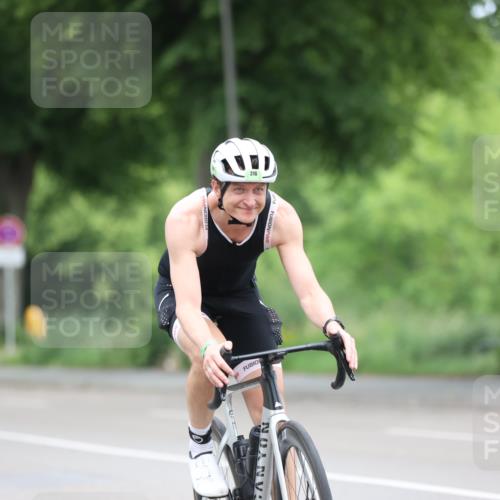 15.06.2025 - 7 Türme Triathlon Yannick Fuchs http://msf.ph/oto/7966681 15.06.2025 11:17:57 Radfahren 262, 273, 316 meine-sportfotos.de