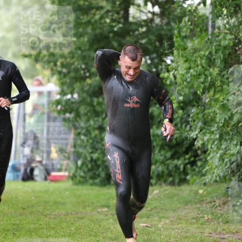 15.06.2025 - 7 Türme Triathlon Michael Strokosch http://msf.ph/oto/7966684 15.06.2025 12:20:57 Schwimmen 385, 434, 557, 568, 592, 597, 625, 674 meine-sportfotos.de