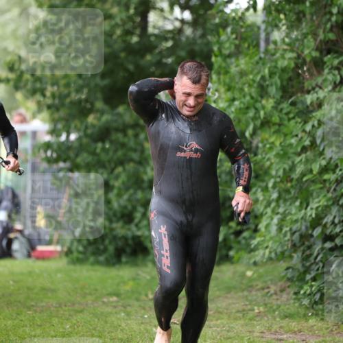 15.06.2025 - 7 Türme Triathlon Michael Strokosch http://msf.ph/oto/7966698 15.06.2025 12:20:58 Schwimmen 385, 434, 557, 568, 592, 597, 625, 674 meine-sportfotos.de
