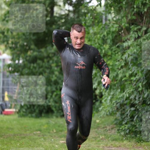 15.06.2025 - 7 Türme Triathlon Michael Strokosch http://msf.ph/oto/7966701 15.06.2025 12:20:58 Schwimmen 385, 434, 557, 568, 592, 597, 625, 674 meine-sportfotos.de