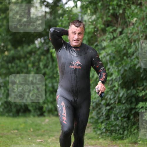 15.06.2025 - 7 Türme Triathlon Michael Strokosch http://msf.ph/oto/7966707 15.06.2025 12:20:59 Schwimmen 385, 434, 557, 568, 592, 597, 625, 674 meine-sportfotos.de