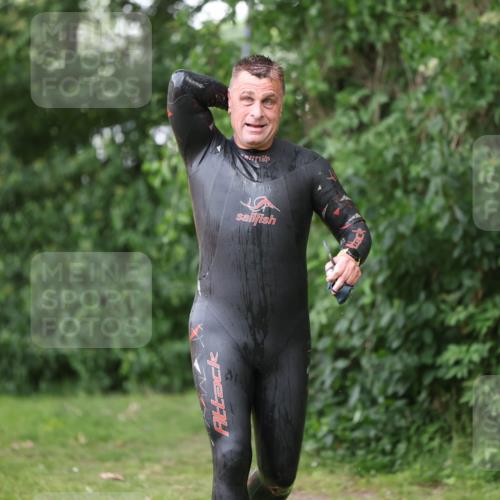 15.06.2025 - 7 Türme Triathlon Michael Strokosch http://msf.ph/oto/7966712 15.06.2025 12:20:59 Schwimmen 385, 434, 557, 568, 592, 597, 625, 674 meine-sportfotos.de