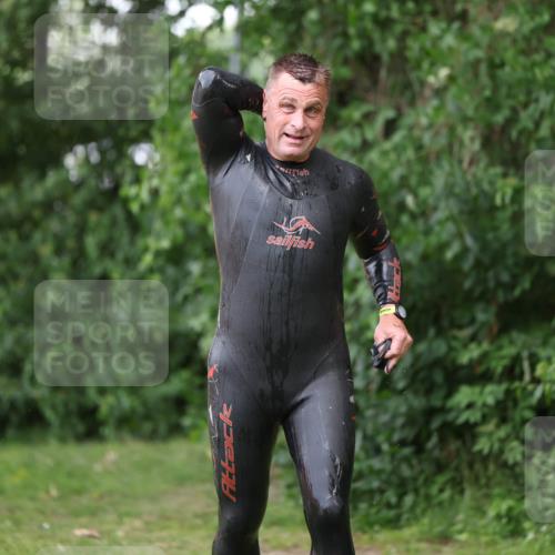 15.06.2025 - 7 Türme Triathlon Michael Strokosch http://msf.ph/oto/7966717 15.06.2025 12:20:59 Schwimmen 385, 434, 557, 568, 592, 597, 625, 674 meine-sportfotos.de