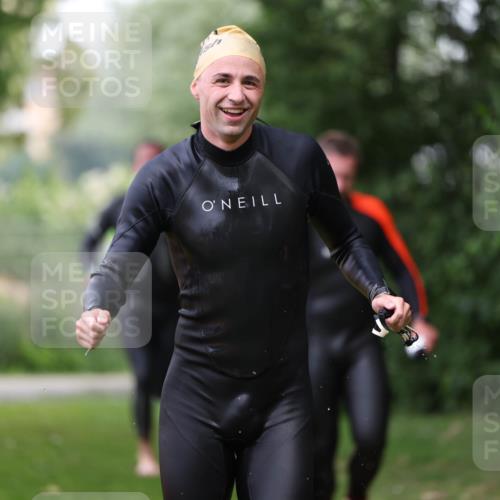 15.06.2025 - 7 Türme Triathlon Michael Strokosch http://msf.ph/oto/7966756 15.06.2025 12:21:00 Schwimmen 385, 434, 557, 568, 592, 597, 625, 674 meine-sportfotos.de