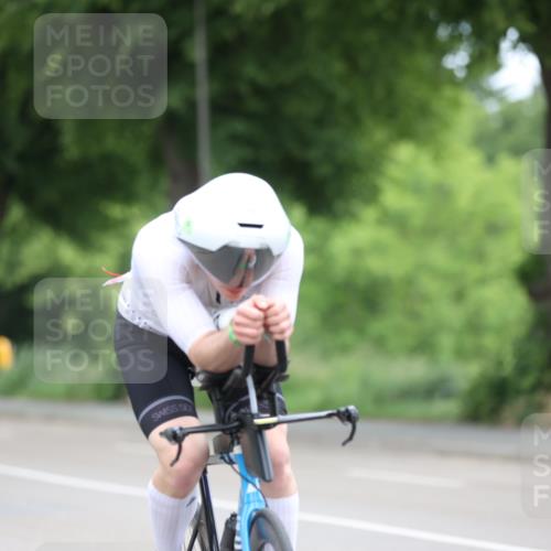 15.06.2025 - 7 Türme Triathlon Yannick Fuchs http://msf.ph/oto/7966767 15.06.2025 11:18:26 Radfahren 215 meine-sportfotos.de