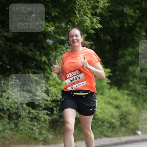 15.06.2025 - REWE Women's Run Jannik Wohlers http://msf.ph/oto/7966901 15.06.2025 10:02:01 Laufen 5443 meine-sportfotos.de