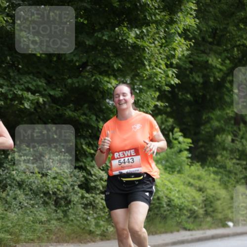 15.06.2025 - REWE Women's Run Jannik Wohlers http://msf.ph/oto/7966919 15.06.2025 10:02:01 Laufen 5443 meine-sportfotos.de