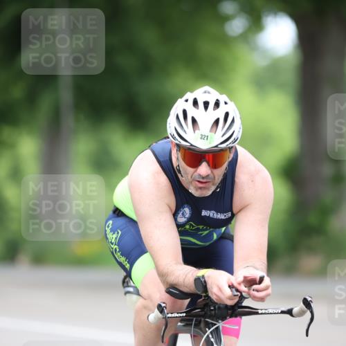 15.06.2025 - 7 Türme Triathlon Yannick Fuchs http://msf.ph/oto/7966953 15.06.2025 11:19:37 Radfahren 282, 321 meine-sportfotos.de
