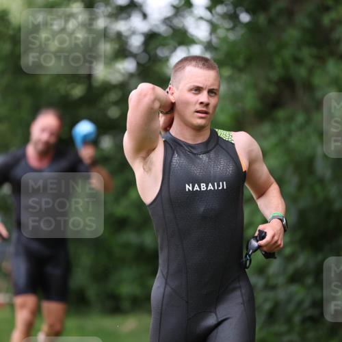 15.06.2025 - 7 Türme Triathlon Michael Strokosch http://msf.ph/oto/7966999 15.06.2025 12:21:27 Schwimmen 390, 492, 515, 534, 626, 665, 674, 680 meine-sportfotos.de