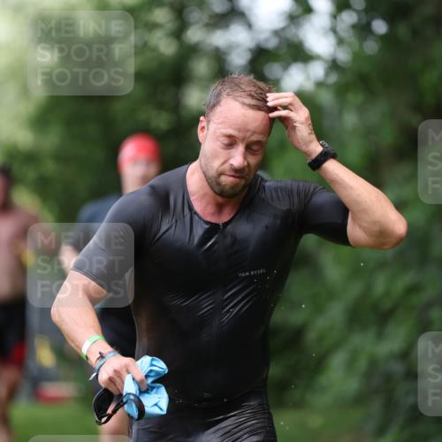 15.06.2025 - 7 Türme Triathlon Michael Strokosch http://msf.ph/oto/7967038 15.06.2025 12:21:29 Schwimmen 390, 492, 515, 534, 626, 664, 665, 680 meine-sportfotos.de