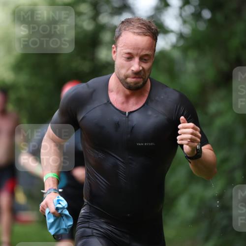 15.06.2025 - 7 Türme Triathlon Michael Strokosch http://msf.ph/oto/7967041 15.06.2025 12:21:30 Schwimmen 390, 492, 515, 534, 577, 626, 664, 665, 680 meine-sportfotos.de