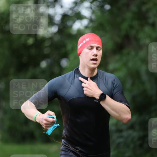 15.06.2025 - 7 Türme Triathlon Michael Strokosch http://msf.ph/oto/7967059 15.06.2025 12:21:31 Schwimmen 390, 492, 515, 534, 577, 626, 664, 665, 680 meine-sportfotos.de