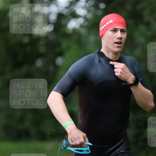 15.06.2025 - 7 Türme Triathlon Michael Strokosch http://msf.ph/oto/7967063 15.06.2025 12:21:31 Schwimmen 390, 492, 515, 534, 577, 626, 664, 665, 680 meine-sportfotos.de