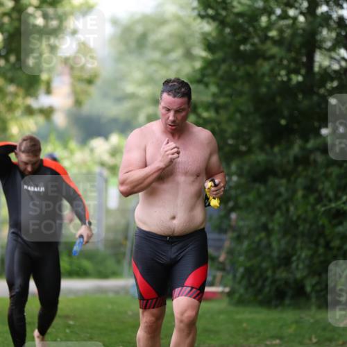 15.06.2025 - 7 Türme Triathlon Michael Strokosch http://msf.ph/oto/7967068 15.06.2025 12:21:32 Schwimmen 386, 390, 492, 515, 534, 577, 626, 664, 665, 680 meine-sportfotos.de