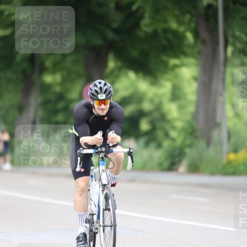 15.06.2025 - 7 Türme Triathlon Yannick Fuchs http://msf.ph/oto/7967080 15.06.2025 11:19:47 Radfahren  meine-sportfotos.de