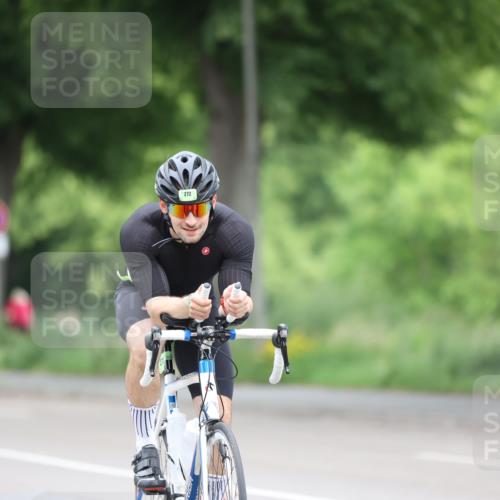 15.06.2025 - 7 Türme Triathlon Yannick Fuchs http://msf.ph/oto/7967091 15.06.2025 11:19:48 Radfahren  meine-sportfotos.de